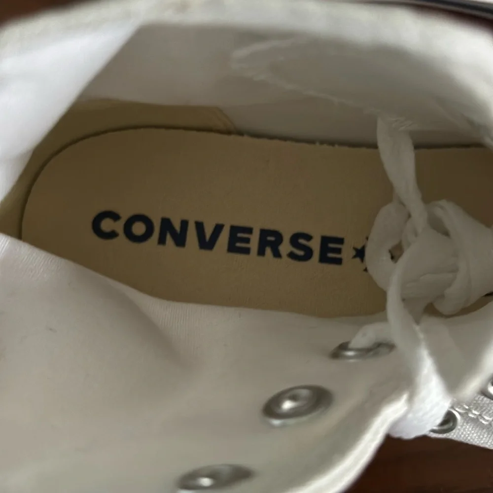 Converse Women’s Shoe asst TL